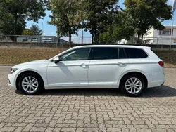 Weiß Gebraucht 2020 VW Passat Business Kombi | 15.900 € (Fairer Preis)
