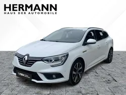 Weiß Gebraucht 2018 Renault Mégane GrandTour Bose Edition Kombi | 14.966 €