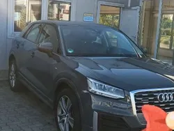 Grau Gebraucht 2019 Audi Q2 Sport SUV | 23.500 € (Fairer Preis)