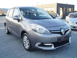Grau Gebraucht 2014 Renault Scénic III Initiale Paris Van / Kleinbus | 7.890 € (Fairer Preis)