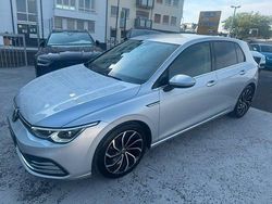 Silber Gebraucht 2020 VW Golf VIII Style Limousine | 19.690 € (Fairer Preis)