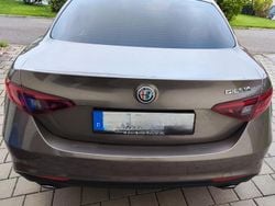 Grau Gebraucht 2017 Alfa Romeo Giulia Super Limousine | 17.900 € (Fairer Preis)
