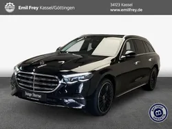 Obsidianschwarz metallic Gebraucht 2024 Mercedes E300 Exclusive Kombi | 71.800 €