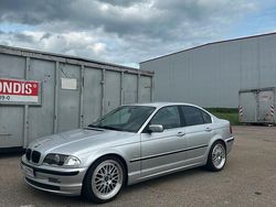 Silber Gebraucht 1999 BMW 320 Limousine | 5.500 € (Teuer)