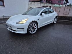 Weiß Gebraucht 2019 Tesla Model 3 Limousine | 23.900 € (Guter Preis)