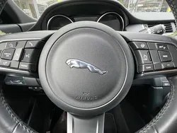 Schwarz Gebraucht 2019 Jaguar E-Pace SUV | 18.000 € (Superpreis)