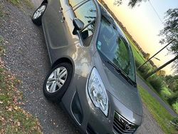 Grau Gebraucht 2010 Opel Meriva Edition Van / Kleinbus | 3.300 € (Superpreis)