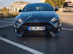 Grau Gebraucht 2016 Ford Focus RS Limousine | 21.000 €