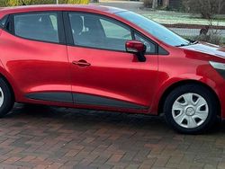 Rot Gebraucht 2013 Renault Clio IV Collection Kleinwagen | 4.300 € (Fairer Preis)