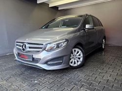 Grau Gebraucht 2016 Mercedes B200 Van / Kleinbus | 14.990 € (Fairer Preis)