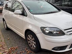 Weiß Gebraucht 2005 VW Golf IV Kombi | 2.300 € (Etwas zu teuer)