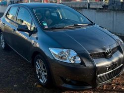 Grau Gebraucht 2009 Toyota Auris Limousine | 3.199 € (Fairer Preis)