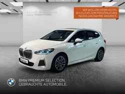 Weiß Gebraucht 2024 BMW 218 Active Tourer Luxury Line Van / Kleinbus | 33.907 € (Fairer Preis)