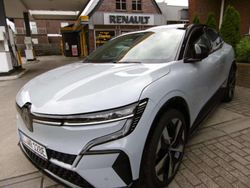 Gris kqj + noir gne Gebraucht 2022 Renault Mégane Techno Limousine | 30.900 € (Etwas zu teuer)