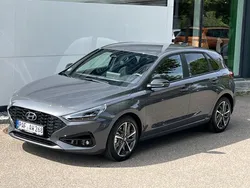 Grau Gebraucht 2024 Hyundai i30 Trend Limousine | 25.990 € (Fairer Preis)