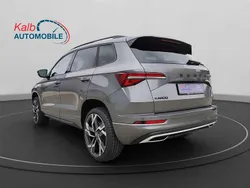 Graphitegrau metallic Neu 2025 Skoda Karoq SportlinePlus SUV | 38.222 € (Teuer)