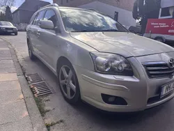 Silber Gebraucht 2006 Toyota Avensis Executive Kombi | 2.199 € (Fairer Preis)