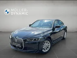 Saphirschwarz Gebraucht 2025 BMW i4 Sport Line Limousine | 45.940 € (Guter Preis)