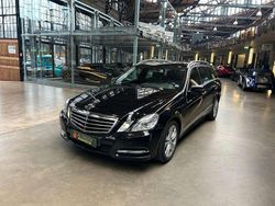 Schwarz Gebraucht 2012 Mercedes E200 Avantgarde Kombi | 8.900 € (Fairer Preis)