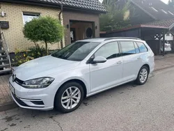 Weiß Gebraucht 2017 VW Golf VII Comfortline Kombi | 10.900 € (Fairer Preis)