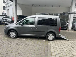 Grau Gebraucht 2015 VW Caddy Van / Kleinbus | 14.950 €