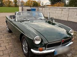 Grün Gebraucht 1972 MG B Cabrio | 14.000 €
