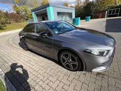 Grau Gebraucht 2020 Mercedes A250 AMG line Limousine | 27.600 € (Fairer Preis)