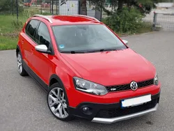 Rot Gebraucht 2015 VW Polo Cross Kleinwagen | 13.500 €