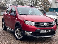 Rot Gebraucht 2015 Dacia Sandero Prestige Limousine | 4.499 € (Fairer Preis)