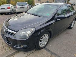 Schwarz Gebraucht 2006 Opel Astra GTC Edition+ Coupé | 2.990 € (Fairer Preis)