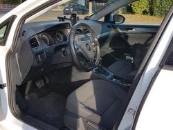 Weiß Gebraucht 2015 VW Golf VII Trendline Limousine | 7.900 €