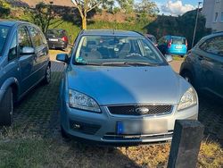 Blau Gebraucht 2005 Ford Focus Kombi | 1.300 €