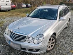 Silber Gebraucht 2007 Mercedes 220 Kombi | 2.100 €