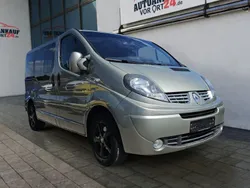 Grau Gebraucht 2013 Renault Trafic Black Edition Van | 15.980 € (Teuer)