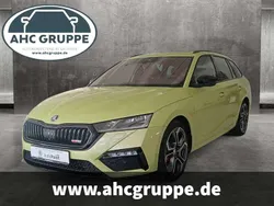 Pistachio grün metallic Gebraucht 2024 Skoda Octavia RS Kombi | 37.950 € (Guter Preis)