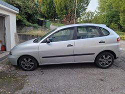Silber Gebraucht 2003 Seat Ibiza Kleinwagen | 1.000 €