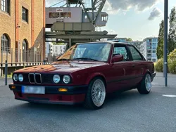 Rot Gebraucht 1990 BMW 316 Coupé | 12.000 €