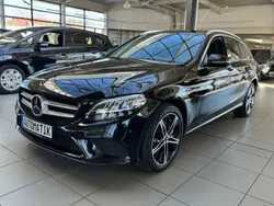 Schwarz Gebraucht 2020 Mercedes C300e Avantgarde Limousine | 19.890 € (Fairer Preis)