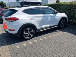 Weiß Gebraucht 2015 Hyundai Tucson SUV | 15.500 € (Etwas zu teuer)