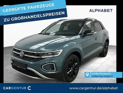 Petroleum blue Gebraucht 2023 VW T-Roc Style SUV | 25.990 € (Superpreis)