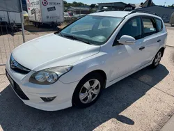 Weiß Gebraucht 2011 Hyundai i30 Kombi | 1.200 € (Superpreis)