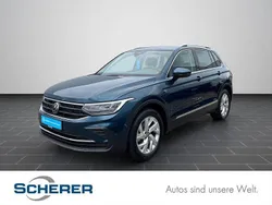 Nightshade blue metallic (metallic) Gebraucht 2024 VW Tiguan Move SUV | 28.400 € (Superpreis)