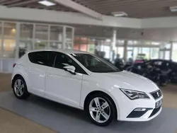 White candy Gebraucht 2017 Seat Leon FR Limousine | 13.890 € (Fairer Preis)