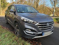 Grau Gebraucht 2016 Hyundai Tucson Style SUV | 13.200 € (Fairer Preis)
