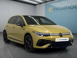 Gelb Gebraucht 2024 VW Golf VIII R Kleinwagen | 50.549 €