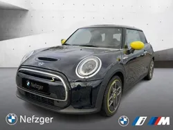 Enigmatic black metallic (metallic) Gebraucht 2021 Mini Cooper Kleinwagen | 19.900 € (Etwas zu teuer)
