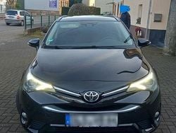 Schwarz Gebraucht 2016 Toyota Avensis Edition-S Kombi | 7.500 € (Superpreis)