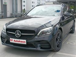 Schwarz/baltic black Gebraucht 2021 Mercedes C300e AMG Kombi | 24.950 € (Guter Preis)