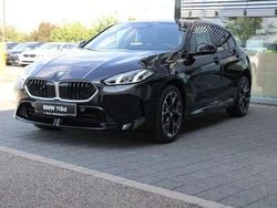 Saphirschwarz metallic Neu 2026 BMW 118 M Sport Kleinwagen | 33.873 € (Guter Preis)