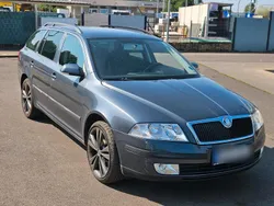 Grau Gebraucht 2007 Skoda Octavia Kombi | 3.400 € (Fairer Preis)